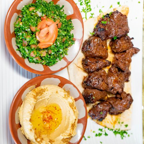 Filet de miñon con humus y tabuli